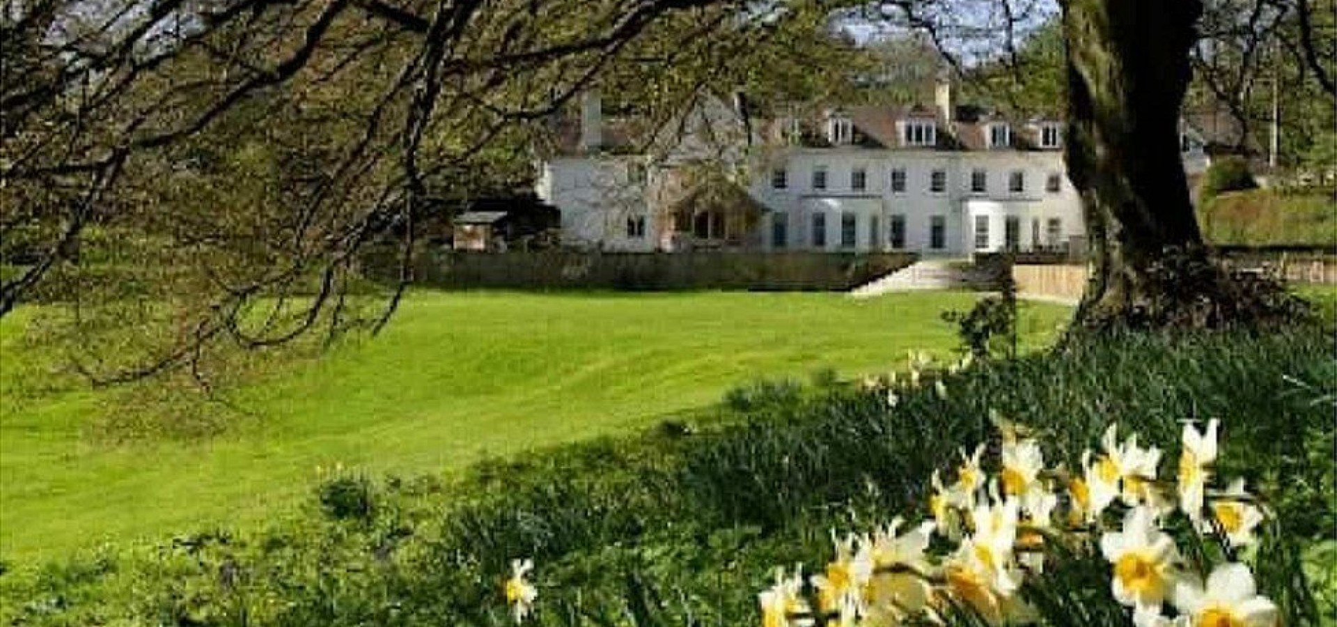 Rodhuish swingers' parties hotel Croydon Hall wins late licence