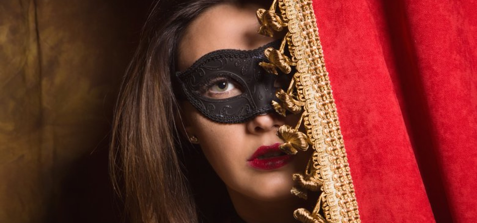 Τι συμβαίνει μέσα στα sex club; —Εργαζόμενες αποκαλύπτουν όλα τα μυστικά τους