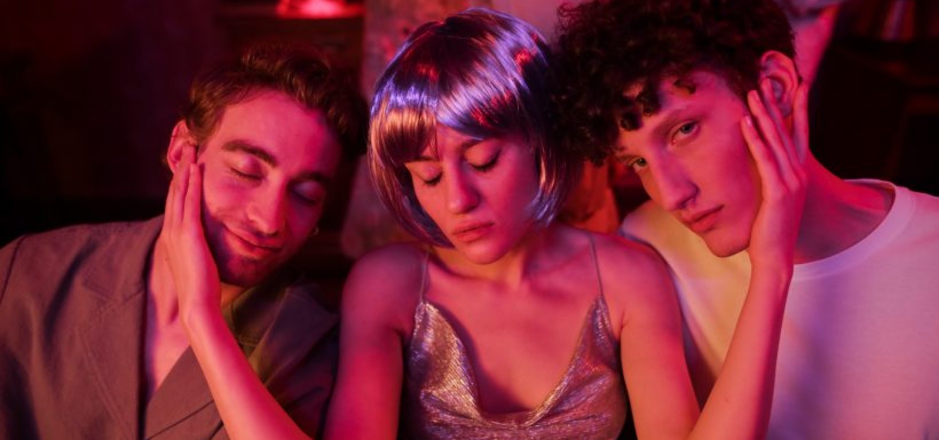 Πώς ακριβώς λειτουργεί το throuple