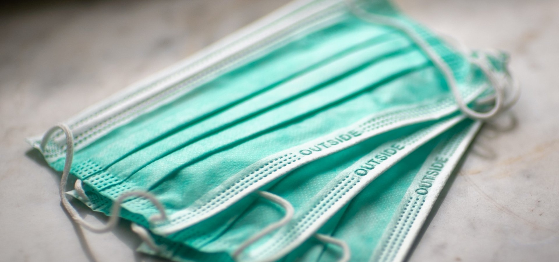 Επιστρέφουν οι μάσκες σε κλειστούς χώρους – Ανησυχία για την αύξηση κρουσμάτων κοροναϊού