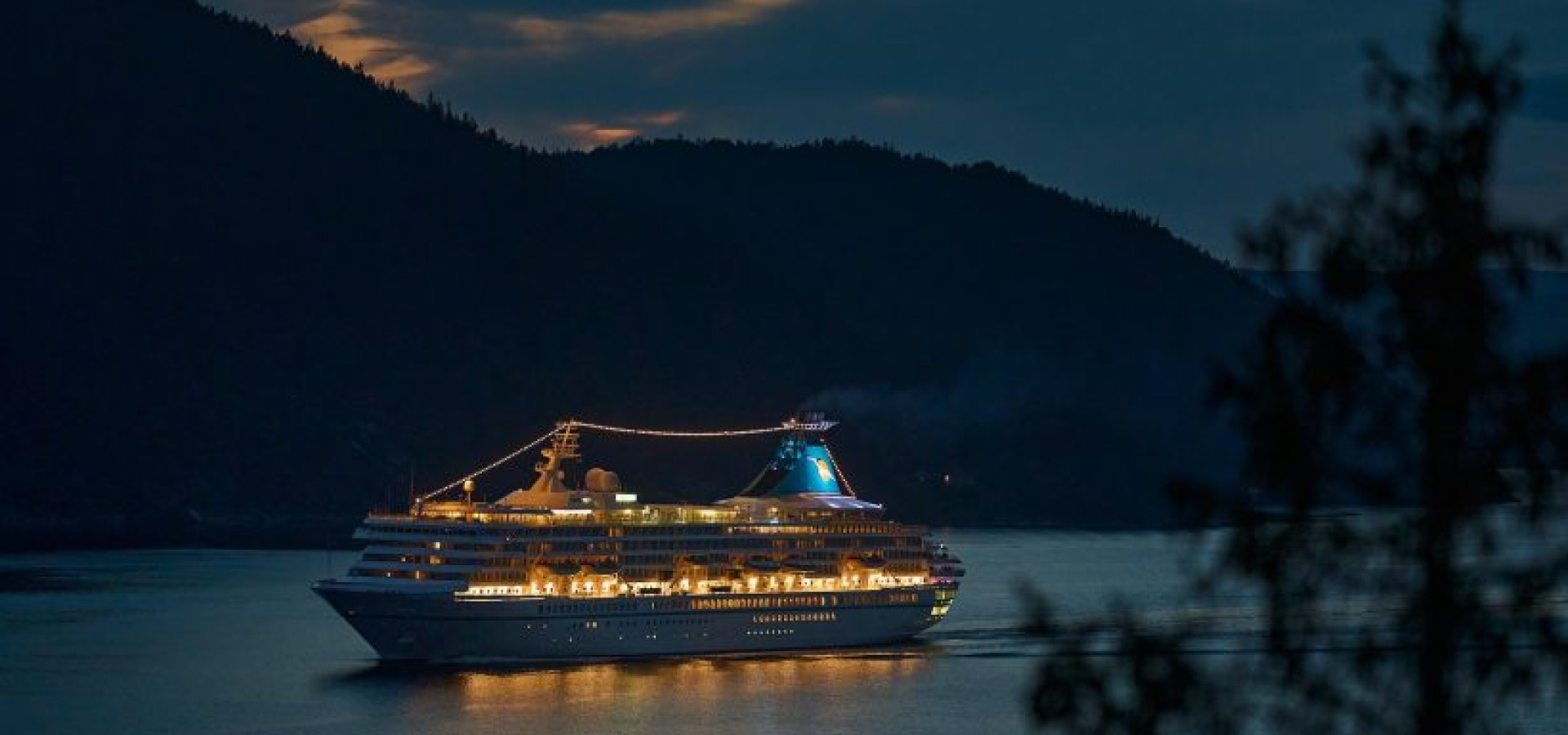 S#x cruises: Ένα καράβι, άφθονα κοκτέιλ και πολλοί ξαναμμένοι ταξιδιώτες