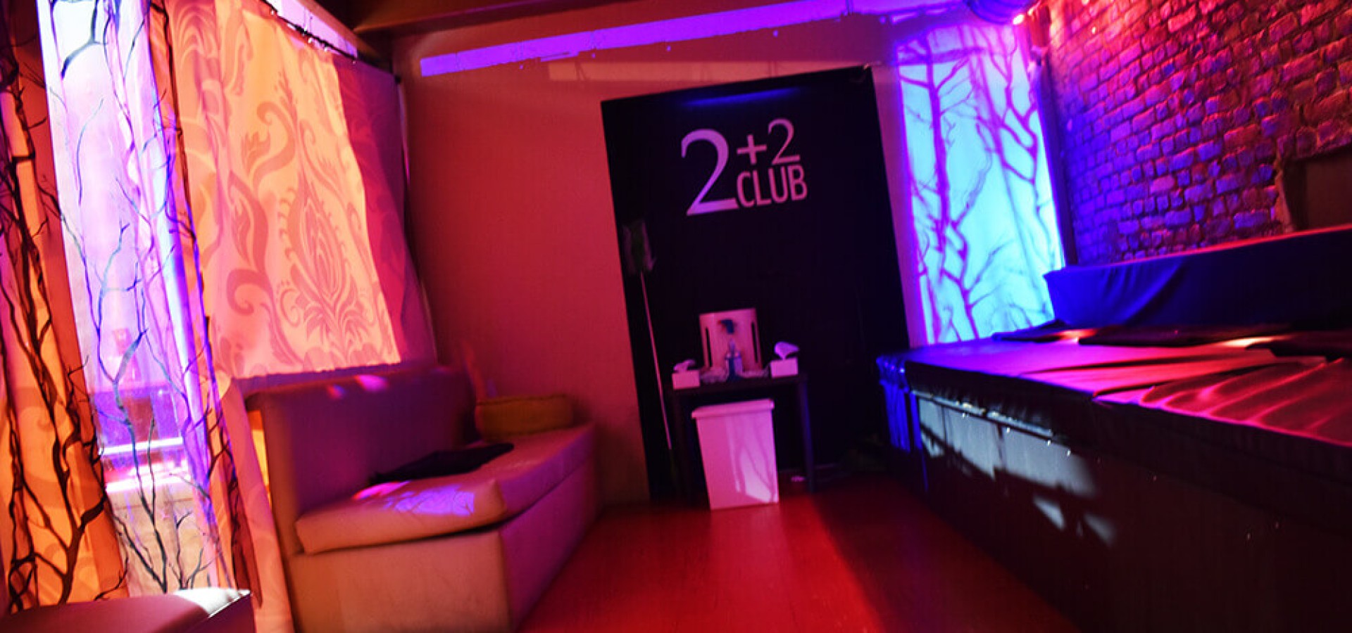 Aνακοίνωση 2+2 Swingers Club σε Facebook & Instagram
