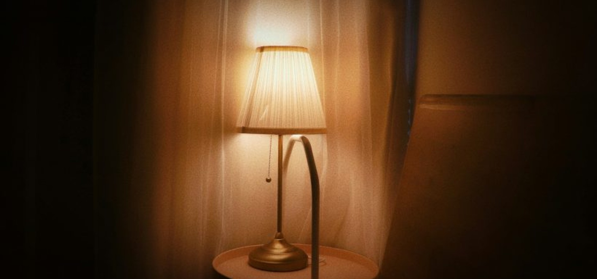 4 στάσεις που δείχνουν πως σκέφτεται άλλο άτομο την ώρα που το κάνετε