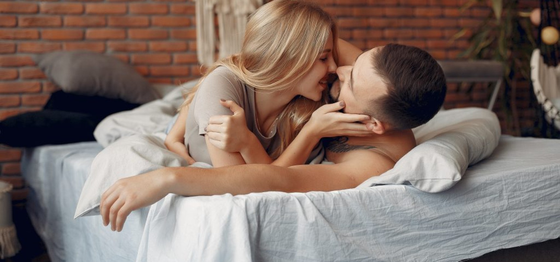 Hotwifing: Το 71% των ζευγαριών συμφωνούν ότι το να έχουν σεξουαλικές επαφές με άλλους έσωσε τον γάμο τους - Πώς το εξηγούν