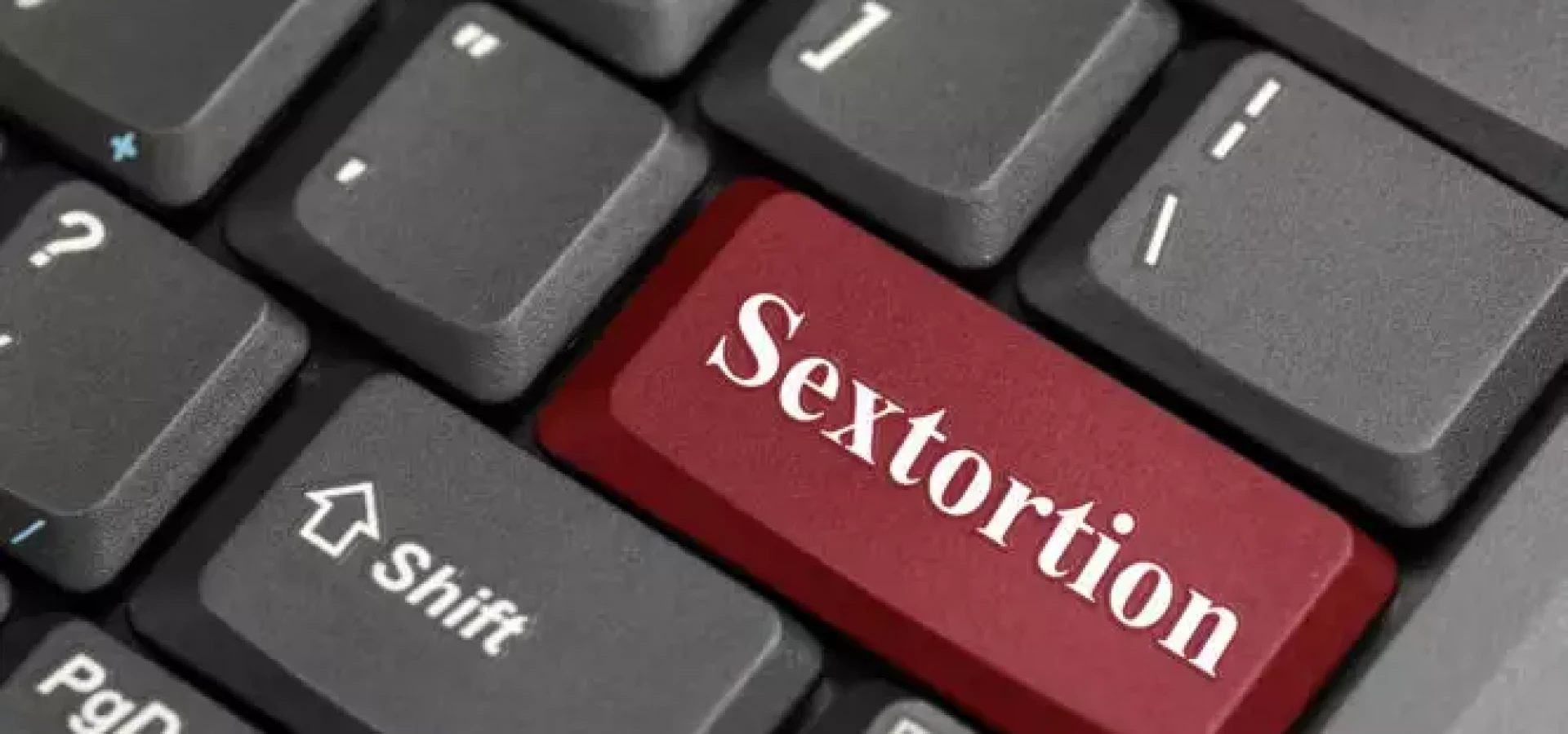 Τι είναι ο σεξουαλικός εκβιασμός (sextortion): Τι πρέπει να γνωρίζουν οι γονείς, για να προστατεύσουν τα παιδιά