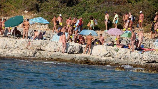 H Σλάβιτσα, η Μαρία, η αποτρίχωση της περιγεννητικής περιοχής και η φιλοσοφική αξιολόγηση του gangbang! - Μέρος Α΄