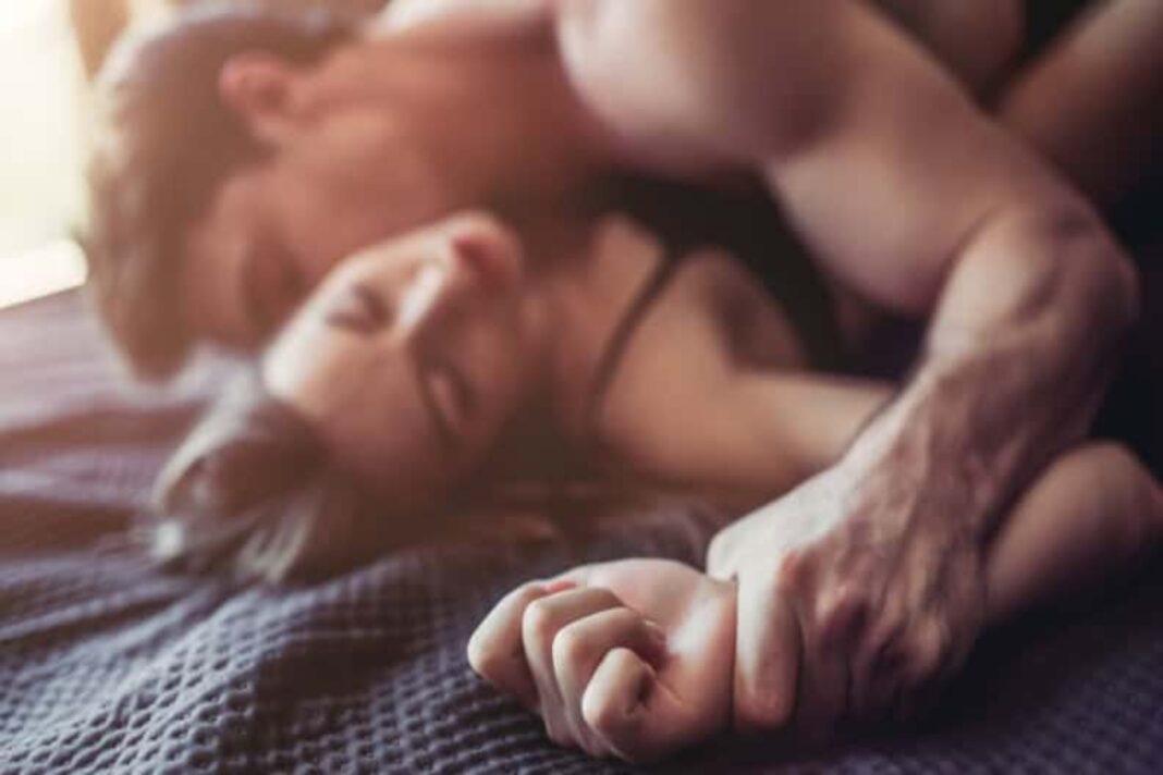 Πέντε «κόλπα» που θα βελτιώσουν τη σεξουαλική σας ζωή