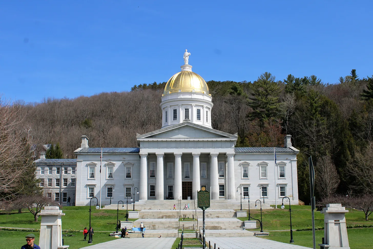 Vermont lawmaker introduces bill to criminalize public nudity