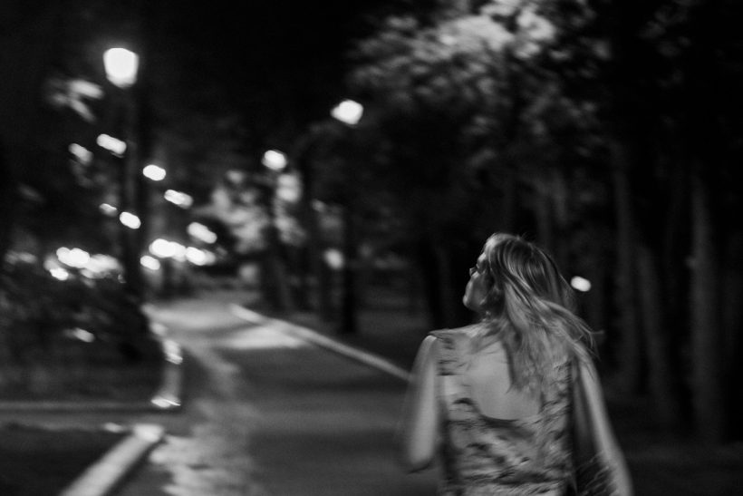 Εκείνη που μέσα σε μια νύχτα έγινε “η ποutάνα που ας πρόσεχε”