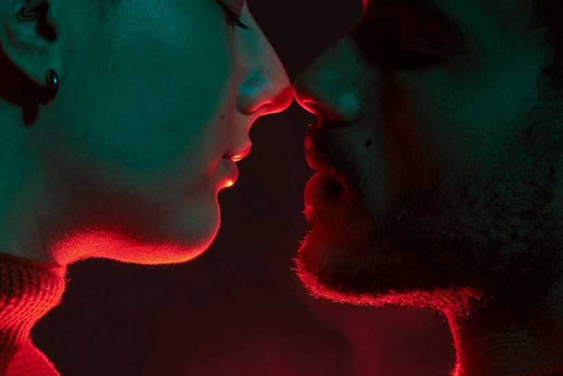 Θα πήγαινες πρώτο ραντεβού σε s#x club;