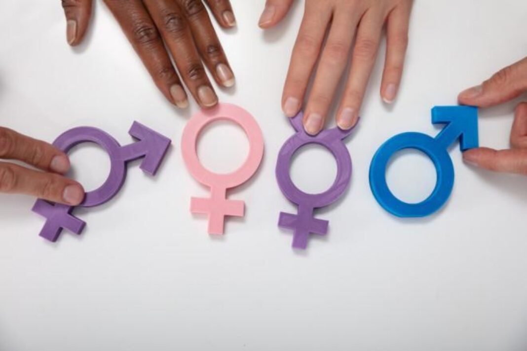 Fraysexuality: Τι είναι και πώς επηρεάζει τη σεξουαλικότητά σου;